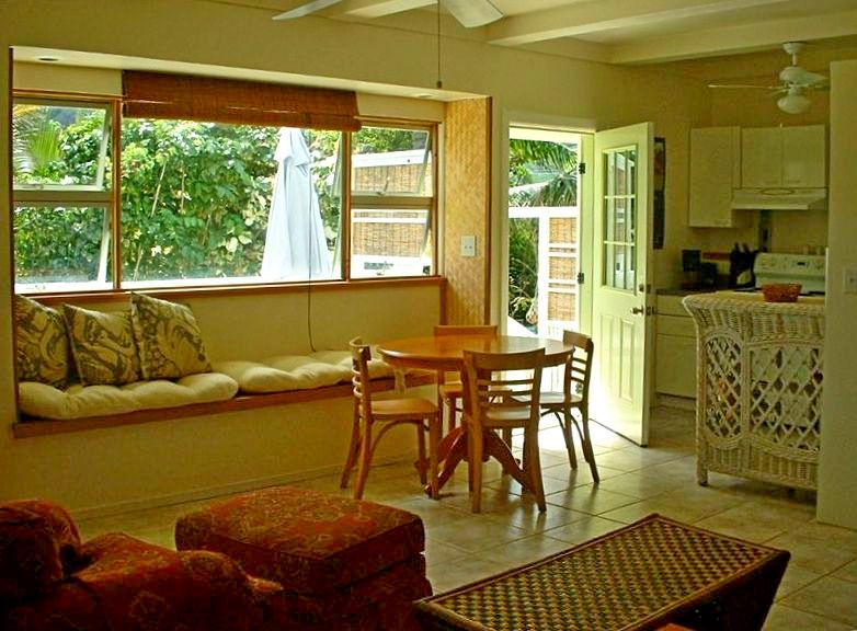 Waimanalo Beach Cottage - Hawaii Vacation Stay